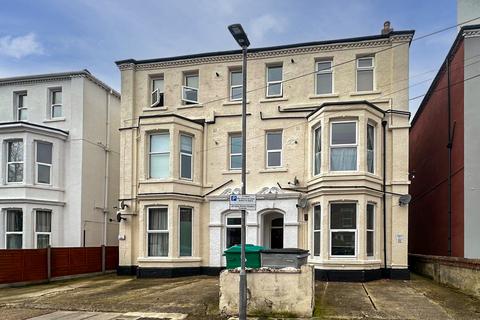 1 bedroom flat to rent, SINGLE OCCUPANTS. Southsea, St Andrews Road Unfurnished