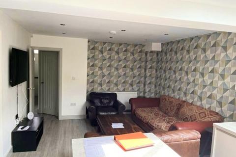 8 bedroom house share to rent, Bournbrook Road