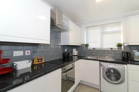 2 bedroom flat to rent, McRae House, South Norwood Hill
