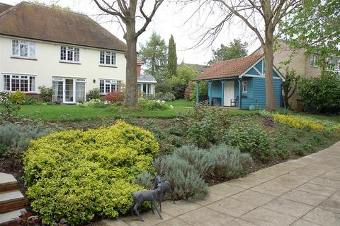 2 bedroom retirement property for sale, Little Orchards, Broomfield, Chelmsford