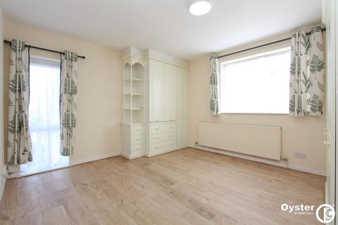 3 bedroom apartment to rent, London Road, Stanmore, HA7