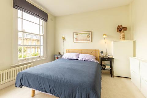2 bedroom flat to rent, Navarino Road, London E8