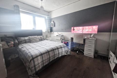 1 bedroom ground floor flat to rent, St. Pauls Drive, Stratford, London E15 1JN