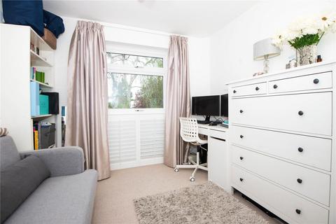 13 Allbrook Close, Teddington, TW11 8TY
