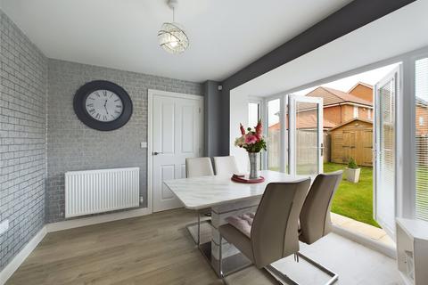 3 bedroom detached house for sale, Farmall Drive, Doncaster, South Yorkshire, DN2
