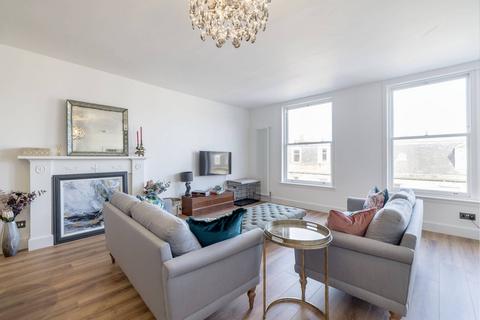3 bedroom flat for sale, 21/3 Forth Street, New Town, EDINBURGH, EH1 3LE