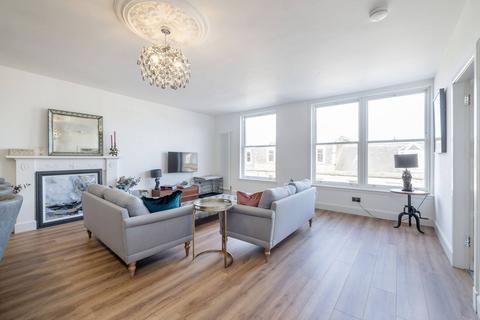 3 bedroom flat for sale, 21/3 Forth Street, New Town, EDINBURGH, EH1 3LE