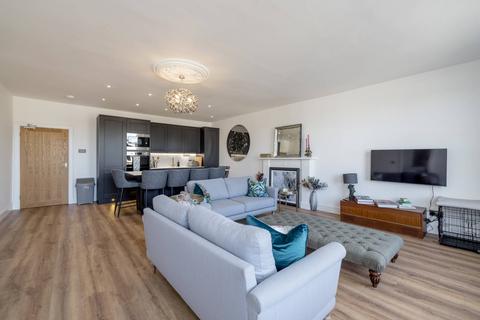 3 bedroom flat for sale, 21/3 Forth Street, New Town, EDINBURGH, EH1 3LE