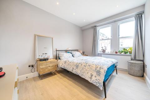 2 bedroom flat for sale, Hopton Road, Streatham