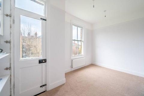3 bedroom flat to rent, Bonneville Gardens, Abbeville Village, London, SW4