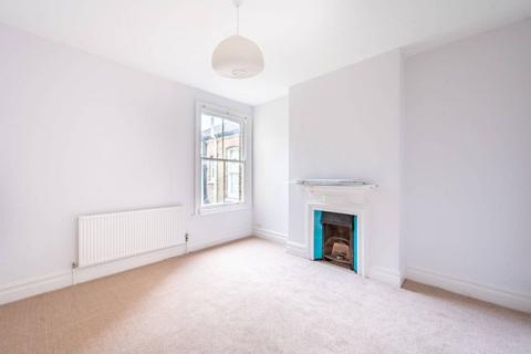 3 bedroom flat to rent, Bonneville Gardens, Abbeville Village, London, SW4