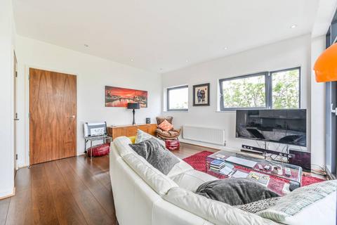 1 bedroom flat for sale, Lumiere Apartments, St Johns Hill, St John's Hill, London, SW11