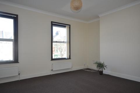 2 bedroom apartment to rent, Kent Road Gravesend DA11