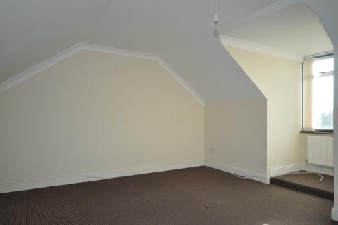 2 bedroom apartment to rent, Kent Road Gravesend DA11