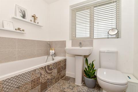 7 Bootes Close, Margate, CT9 4FW