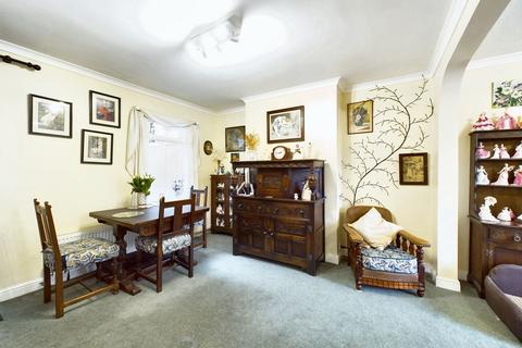 13 Titian Avenue, Bushey Heath, Bushey, WD23 4GB
