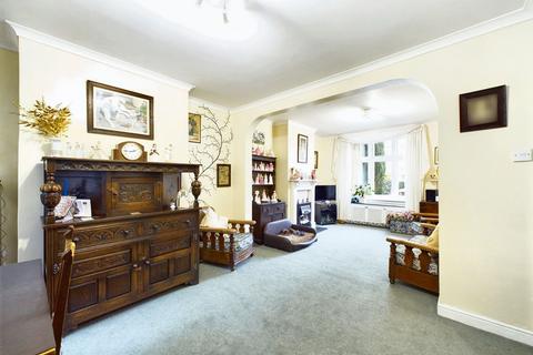 13 Titian Avenue, Bushey Heath, Bushey, WD23 4GB