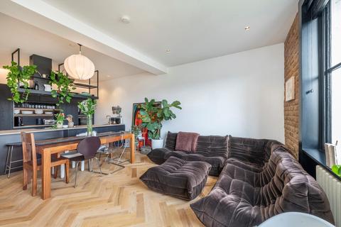 1 bedroom flat for sale, Belsize Park Gardens, London, NW3