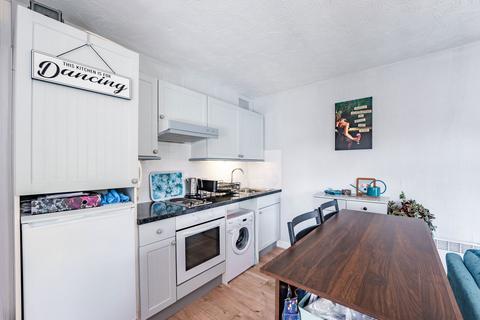 1 bedroom flat for sale, Tavistock Court, Nottingham, NG5 2EH