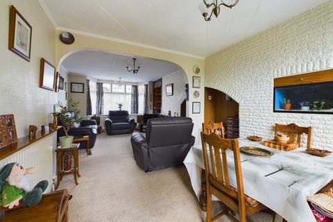 4 bedroom semi-detached house for sale, Stapleton Road, Bexleyheath, Kent, DA7