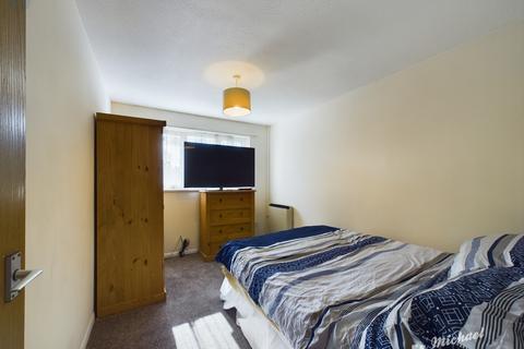 1 bedroom bungalow for sale, Dickens Way, Aylesbury