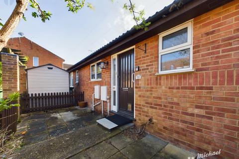 1 bedroom bungalow for sale, Dickens Way, Aylesbury