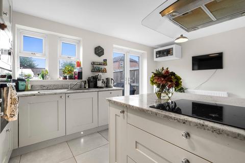 19 Maple Gardens, Leeds, LS6 1FL