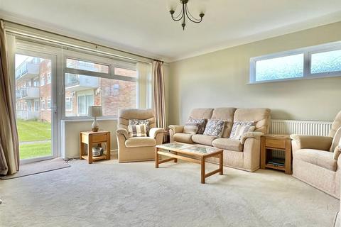 3 bedroom apartment for sale, Victoria Road, Milford on Sea, Lymington, Hampshire, SO41