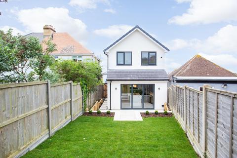 3 bedroom detached house for sale, Kings Avenue, Whitstable, CT5