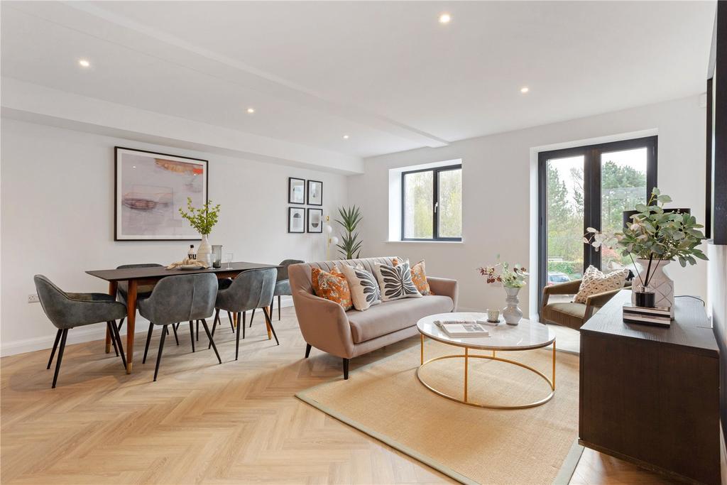 Living/Dining Area