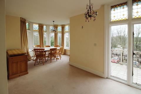 2 bedroom apartment for sale, Hughendon Manor, Petersfinger, Salisbury