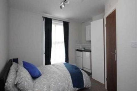 1 bedroom bedsit to rent, Brook Street, Woodsetton DY3