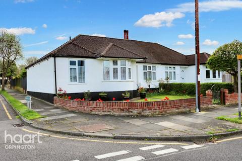 4 bedroom bungalow for sale, Oregon Square, Orpington