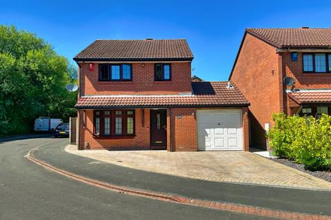 3 bedroom detached house for sale, Dickens Dell, Totton SO40