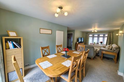 50 Dickens Dell, Totton, Southampton, SO40 8FJ