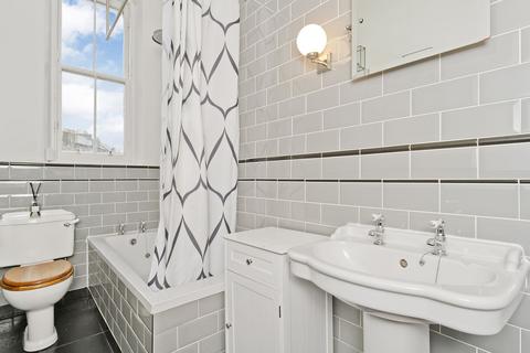 28/8 Brandon Terrace, Edinburgh, EH3 5DZ