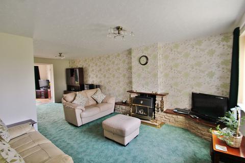 3 bedroom end of terrace house for sale, Queen Emmas Dyke, Witney, OX28