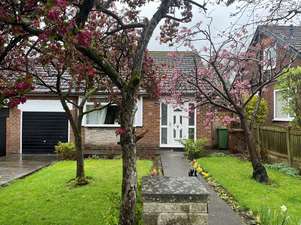 Foxholes Road, Hyde 2 bed semidetached bungalow for sale £220,000