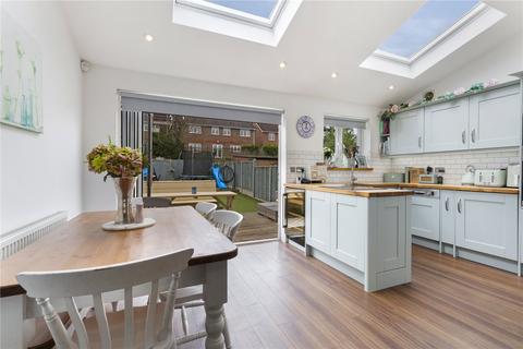 31 Stanley Square, Carshalton, SM5 4LX