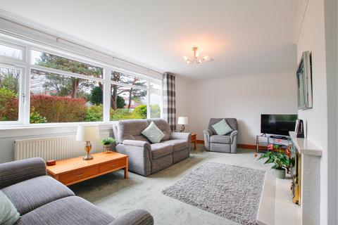 9 Chapelton Drive, Largs, KA30 8RD