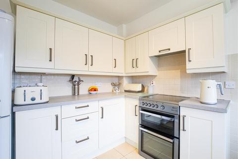 9 Chapelton Drive, Largs, KA30 8RD