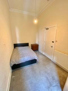 4 bedroom flat to rent, Great Western Road, Glasgow G12