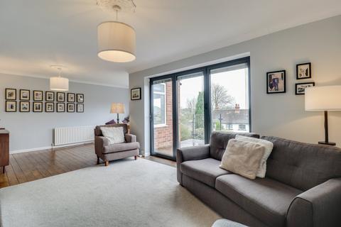 3 bedroom semi-detached house for sale, Rufford Close, Yeadon, Leeds, West Yorkshire, LS19