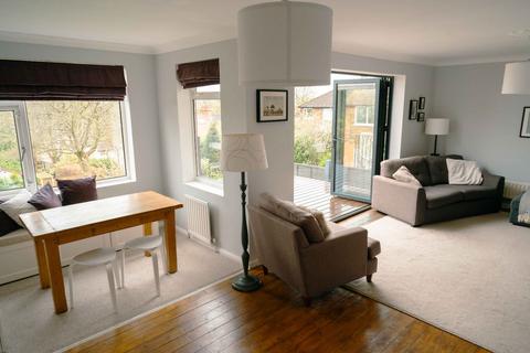 3 bedroom semi-detached house for sale, Rufford Close, Yeadon, Leeds, West Yorkshire, LS19