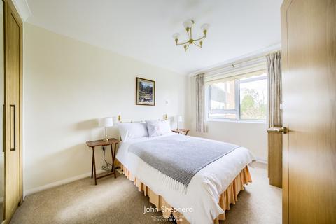 2 bedroom flat for sale, Coppice Close, Dove House Lane, Solihull, West Midlands, B91
