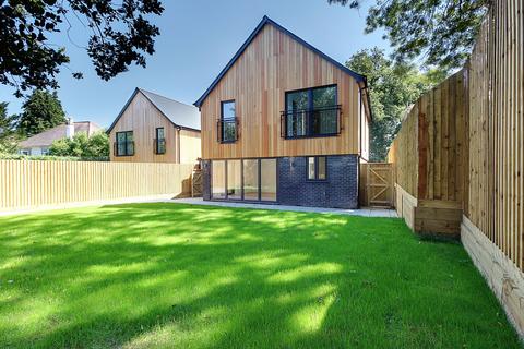 4 bedroom detached house for sale, McWilliam Road, Bournemouth BH9