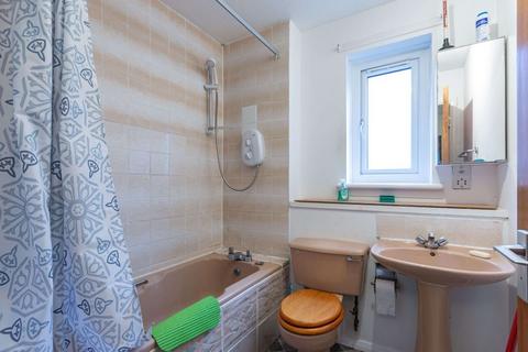1 bedroom flat to rent, 2899L – Bryson Road, Edinburgh, EH11 1DR