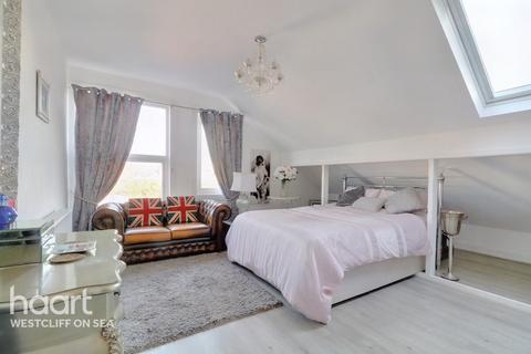 1 bedroom flat for sale, Fairfax Drive, Westcliff-On-Sea
