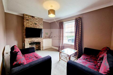 1 bedroom semi-detached house to rent, 1 bed in Adelaide Street