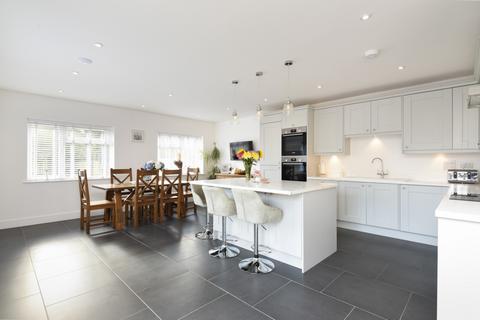 5 bedroom detached house for sale, Hamstreet Road, Shadoxhurst